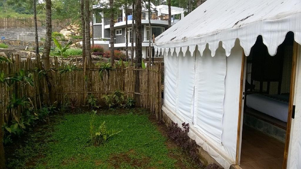 Bison Woods Hotel Yercaud Quarto foto
